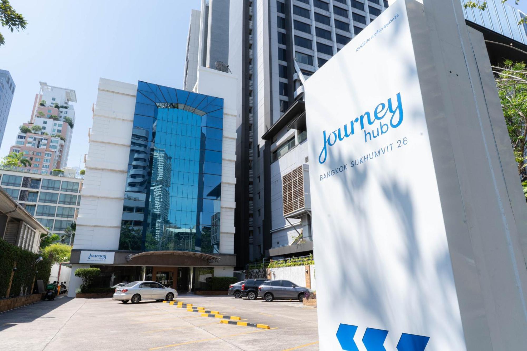 Journeyhub Sukhumvit 26, Bangkok - Formerly St James Hotel 外观 照片
