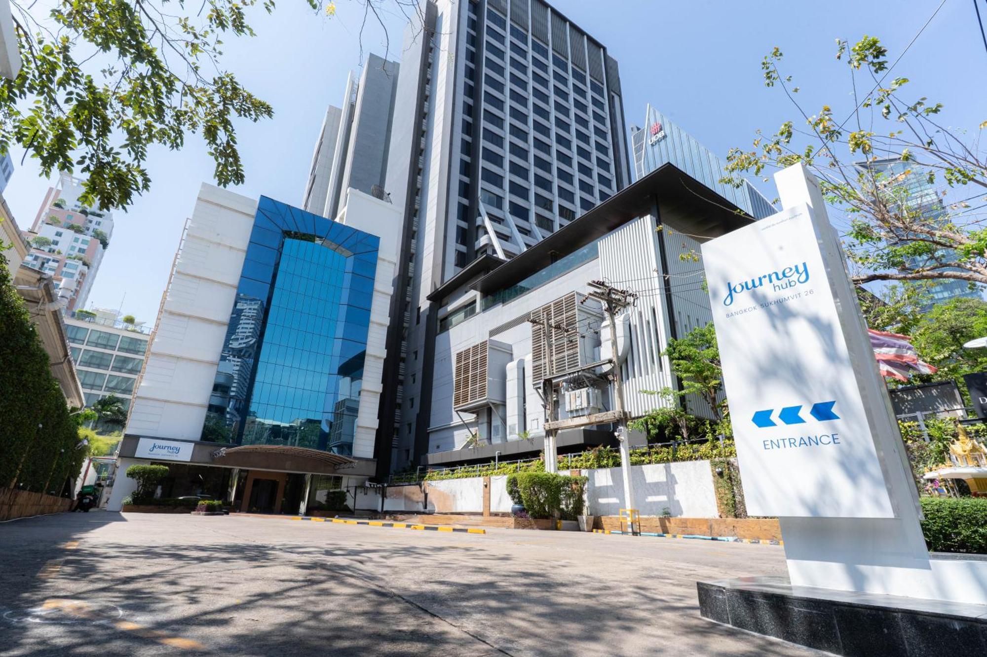 Journeyhub Sukhumvit 26, Bangkok - Formerly St James Hotel 外观 照片