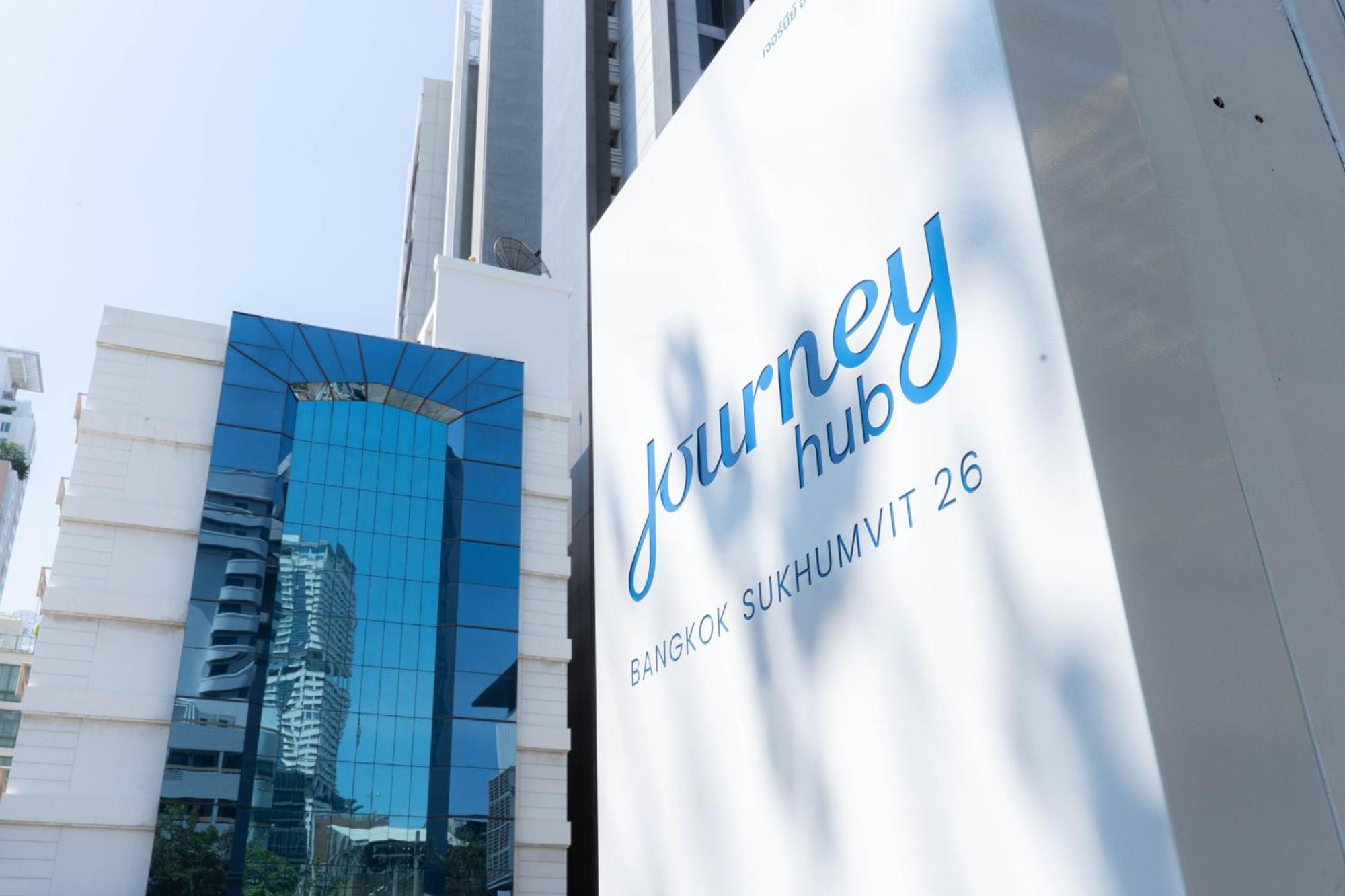 Journeyhub Sukhumvit 26, Bangkok - Formerly St James Hotel 外观 照片