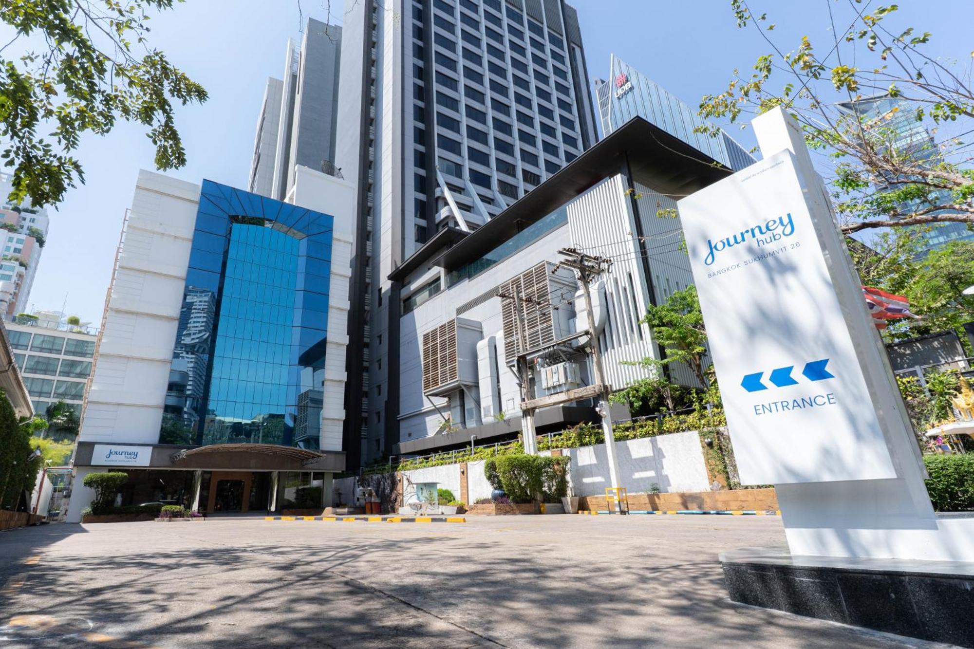 Journeyhub Sukhumvit 26, Bangkok - Formerly St James Hotel 外观 照片